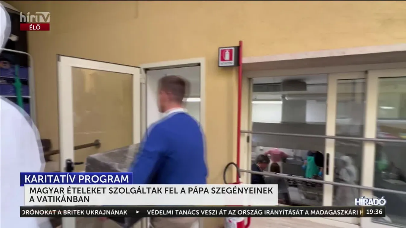 MAGYAR ÉTELEKET SZOLGÁLTAK FEL A PÁPA SZEGÉNYEINEK A VATIKÁNBAN