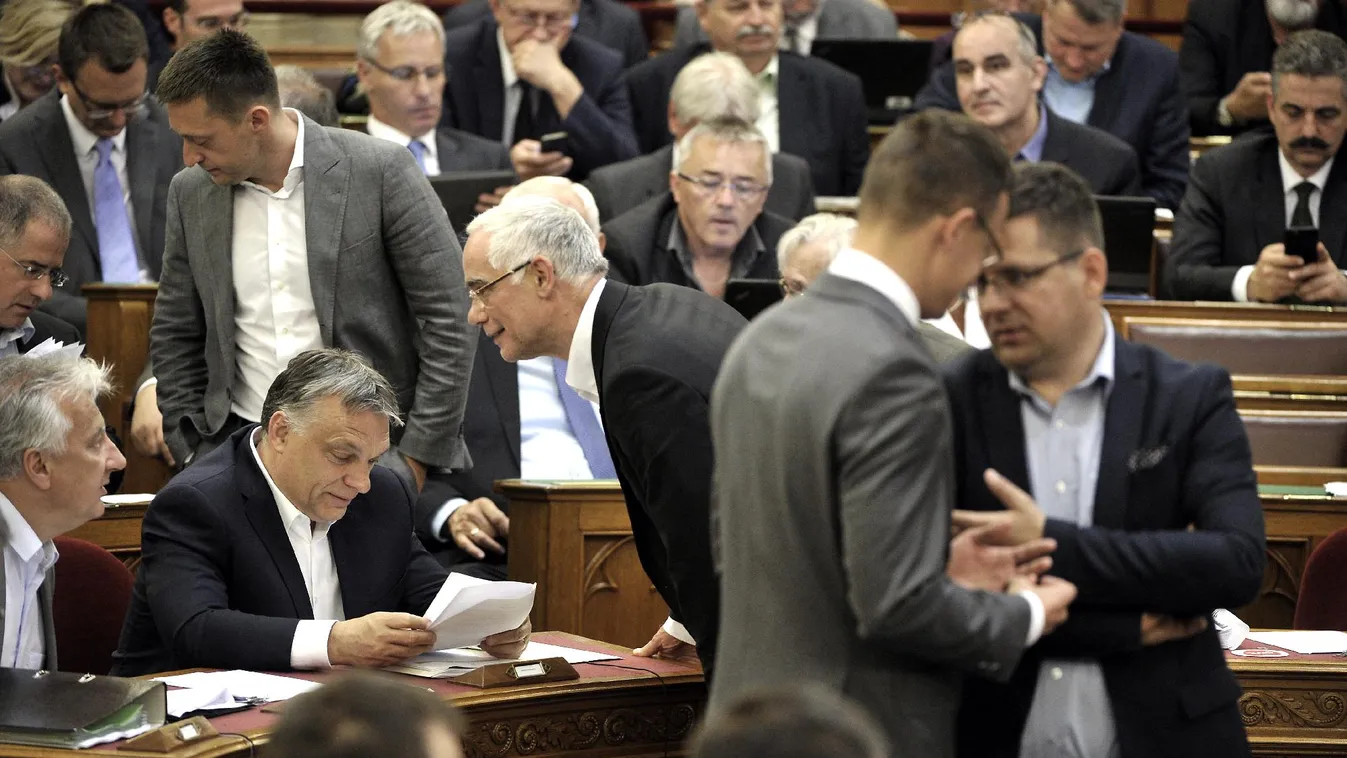 Elfogadták a jövő évi adócsomagot