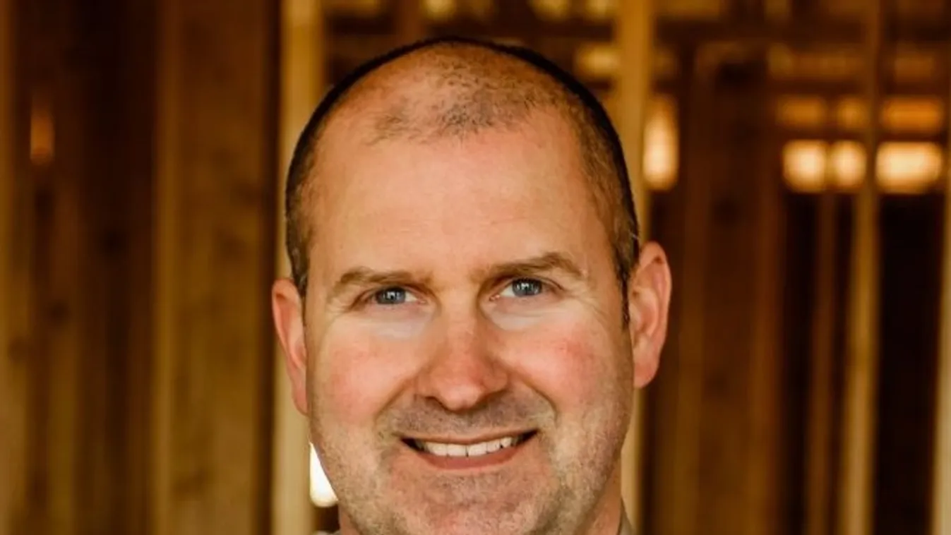 Egy amerikai szenátor és családja életét vesztette egy repülőszerencsétlenségben