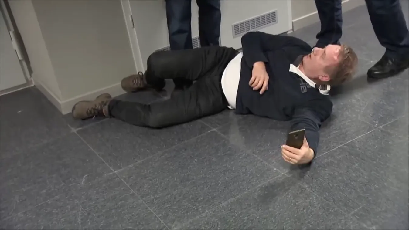 900 ezer forintos bírságra ítélték Varju Lászlót