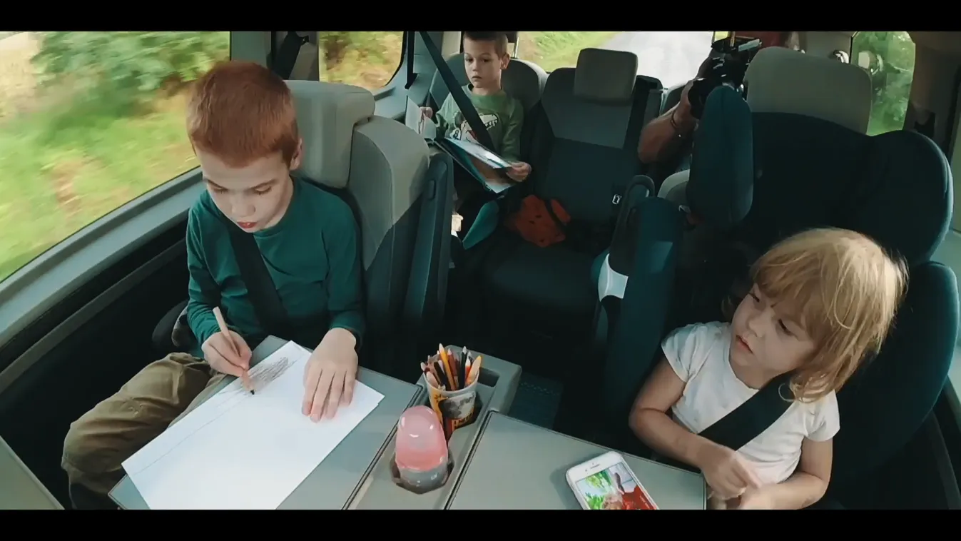 StartStop: Belefér az egész család – a Volkswagen Multivan-t teszteltük