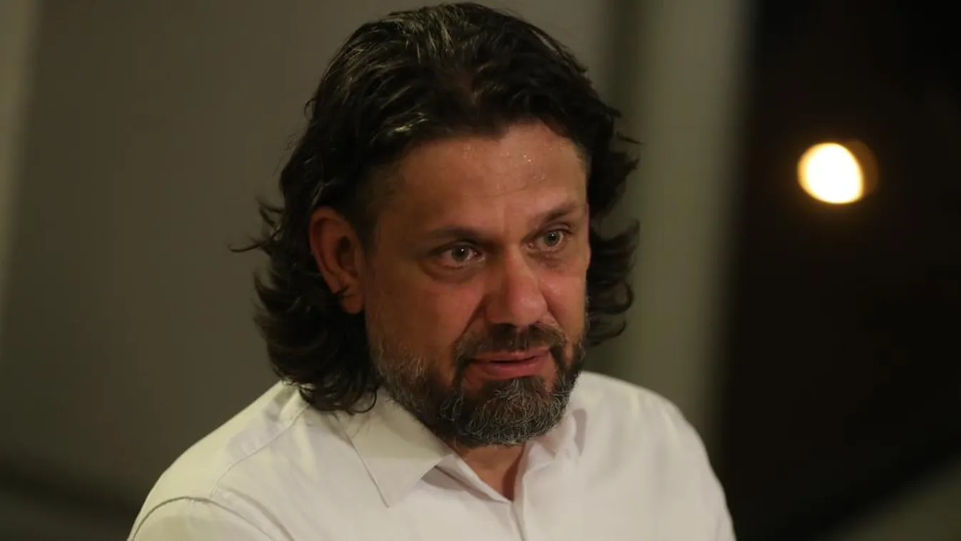 Deutsch: Nettó hazaárulás az ítélet