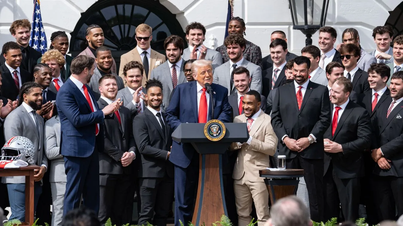 Trump: Kína és Vietnám közösen akarja csőbe húzni Amerikát