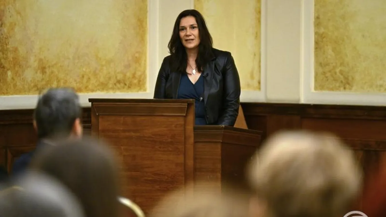 Kardosné Gyurkó Katalin: a kormány kiemelten támogatja az időseket