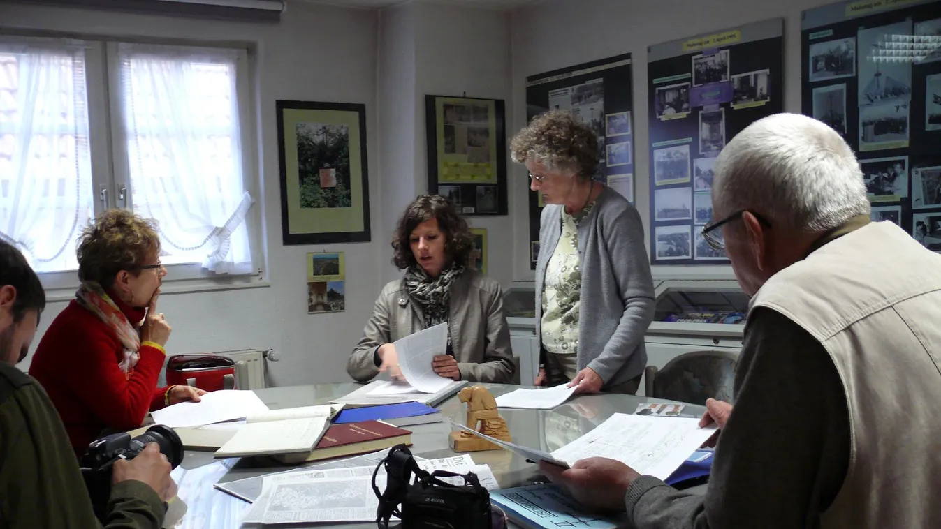 Katonatörténet – Vetítő