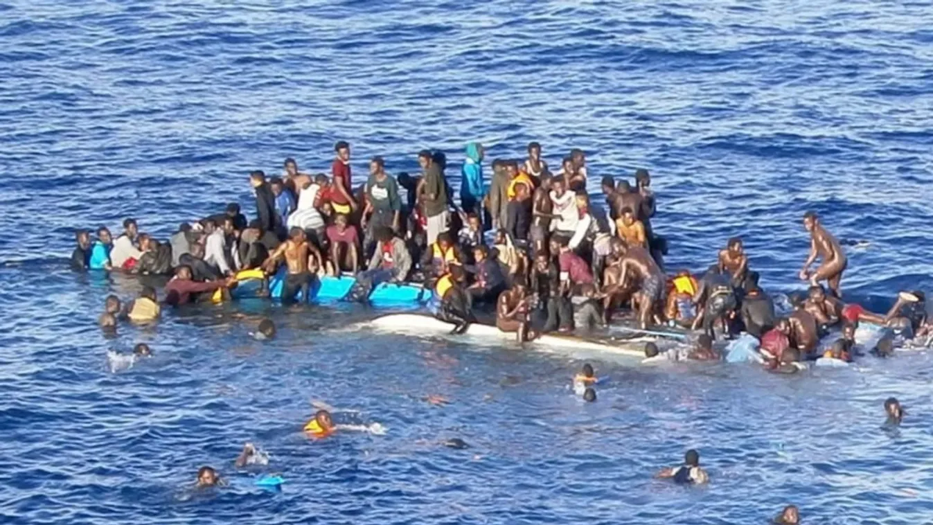 Több mint 150 migránst mentett ki a marokkói parti őrség a Földközi-tengeren