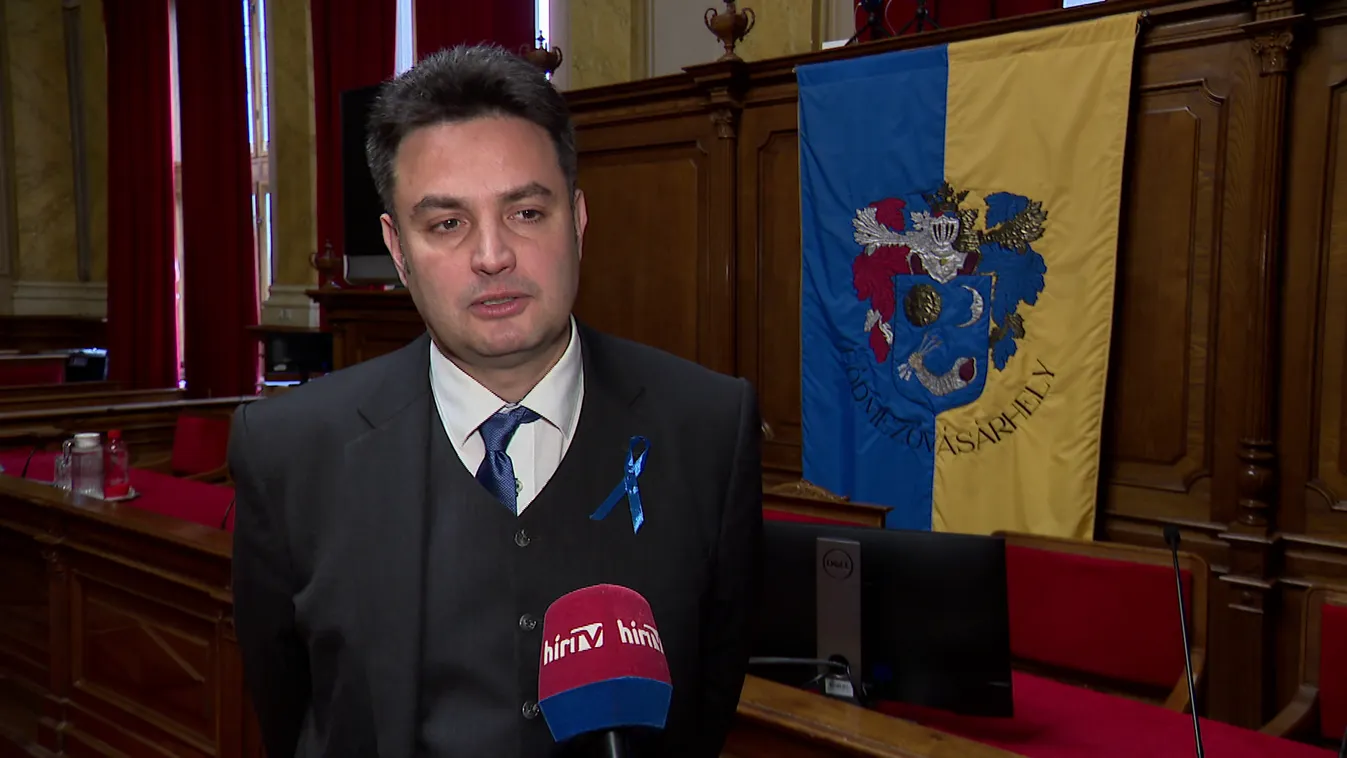 Márki-Zay Péter azt állítja: gombákként kezeli az embereket a kormány