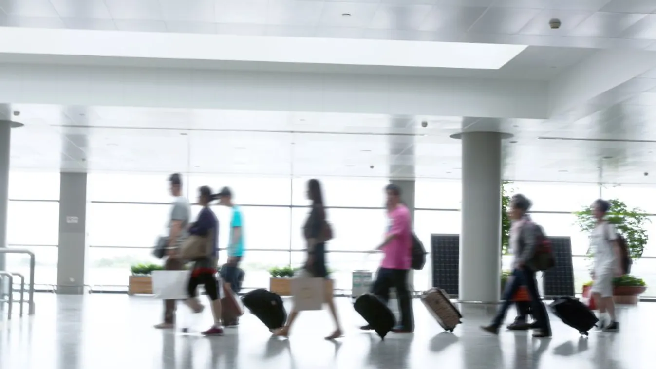 Vizsgálják a Kínából érkező utasokat a budapesti repülőtéren