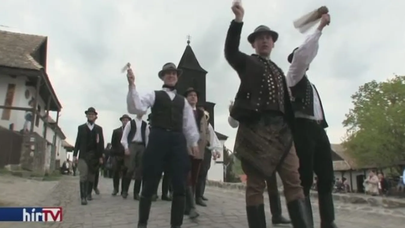 Hollókő már készül, ezreket várnak a faluba