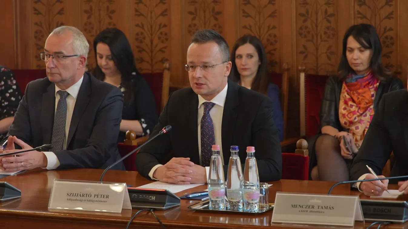 Szijjártó: A hidegháború lezárása óta most van a világ a legrosszabb biztonsági helyzetben + videó