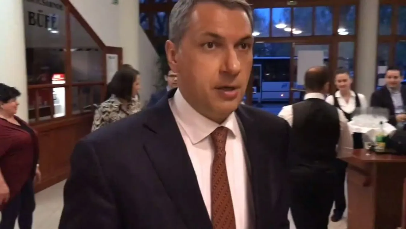 A következő 4 évben építené újjá az országot Lázár