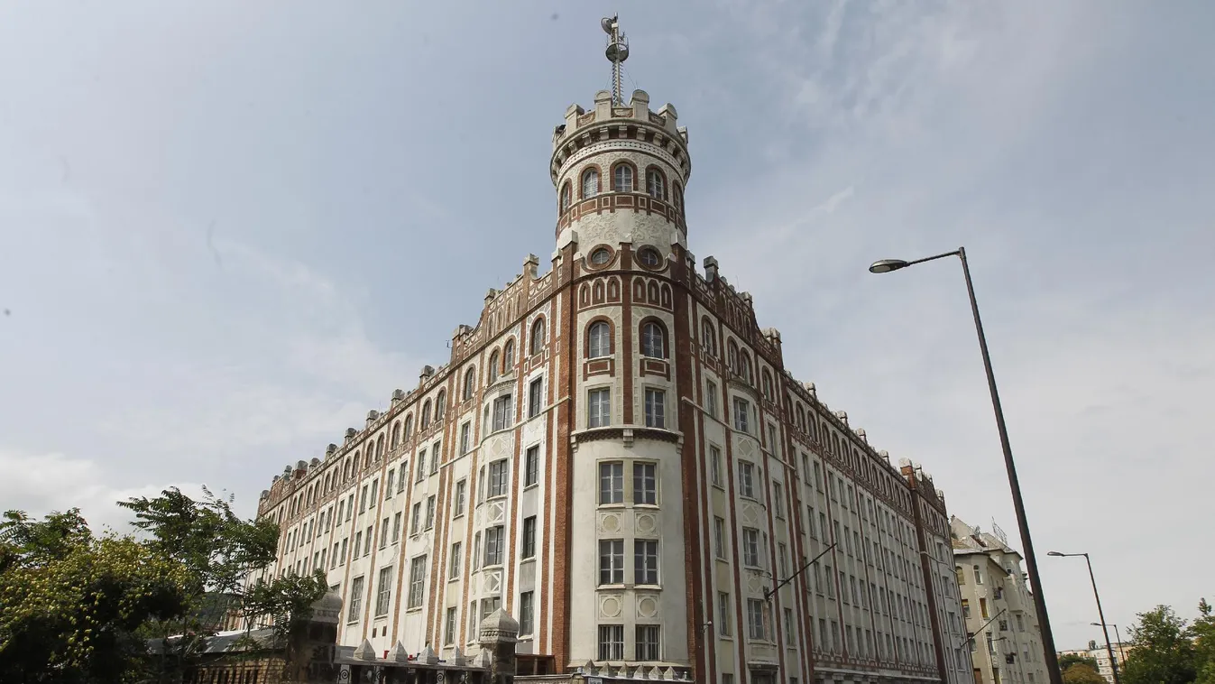 Matolcsyék ráteszik a kezüket a Postapalotára