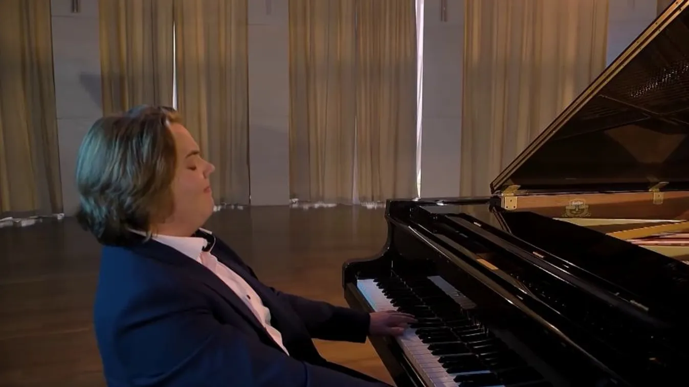 Mozaik - Ismét a zeneművészet tíz legkiválóbb fiatal képviselőjét díjazta az MVM