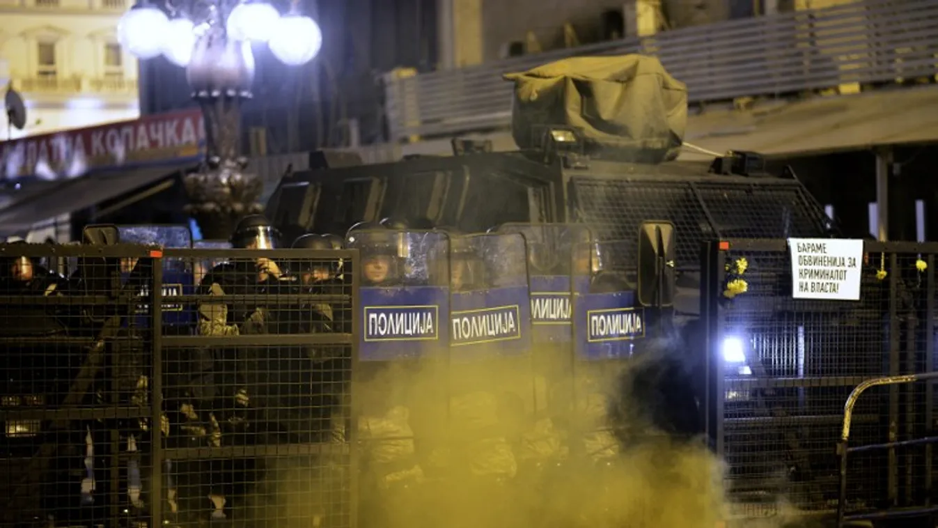 Tüntetnek a kegyelem ellen