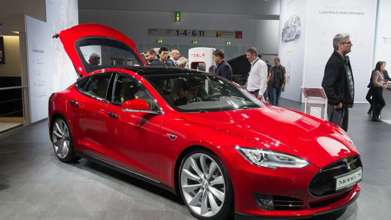 Közel félmillió autót adott el tavaly a Tesla