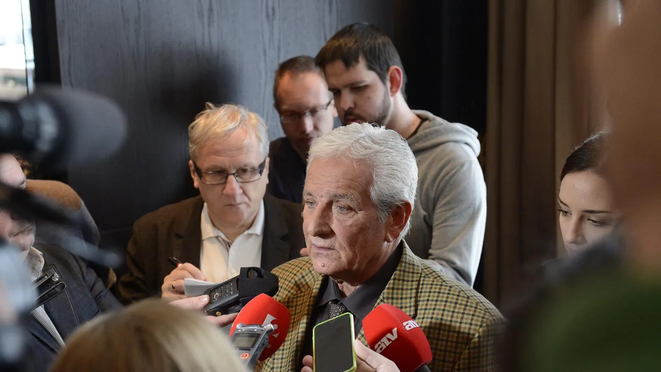 Kiss László marad az úszok kapitánya