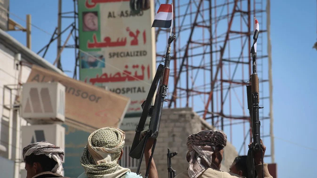 Húszi rakétatámadás ért egy brit tankert