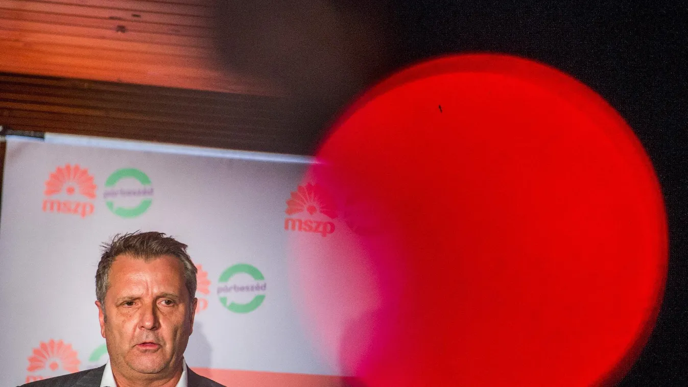 Belebuktak az ellenzéki vezetők a választási kudarcba