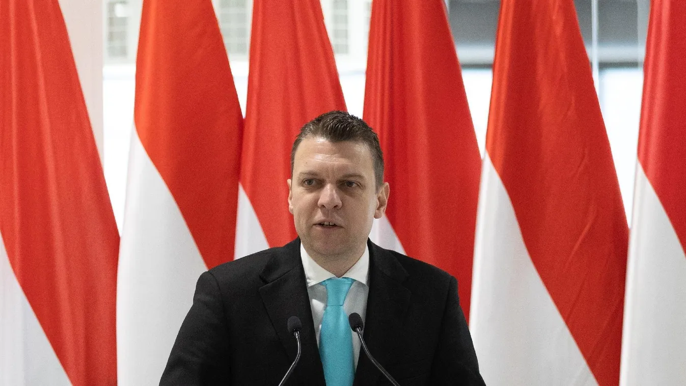 Nem csak Orbán Viktort, az egész országot büntetni akarja Manfred Weber + videó