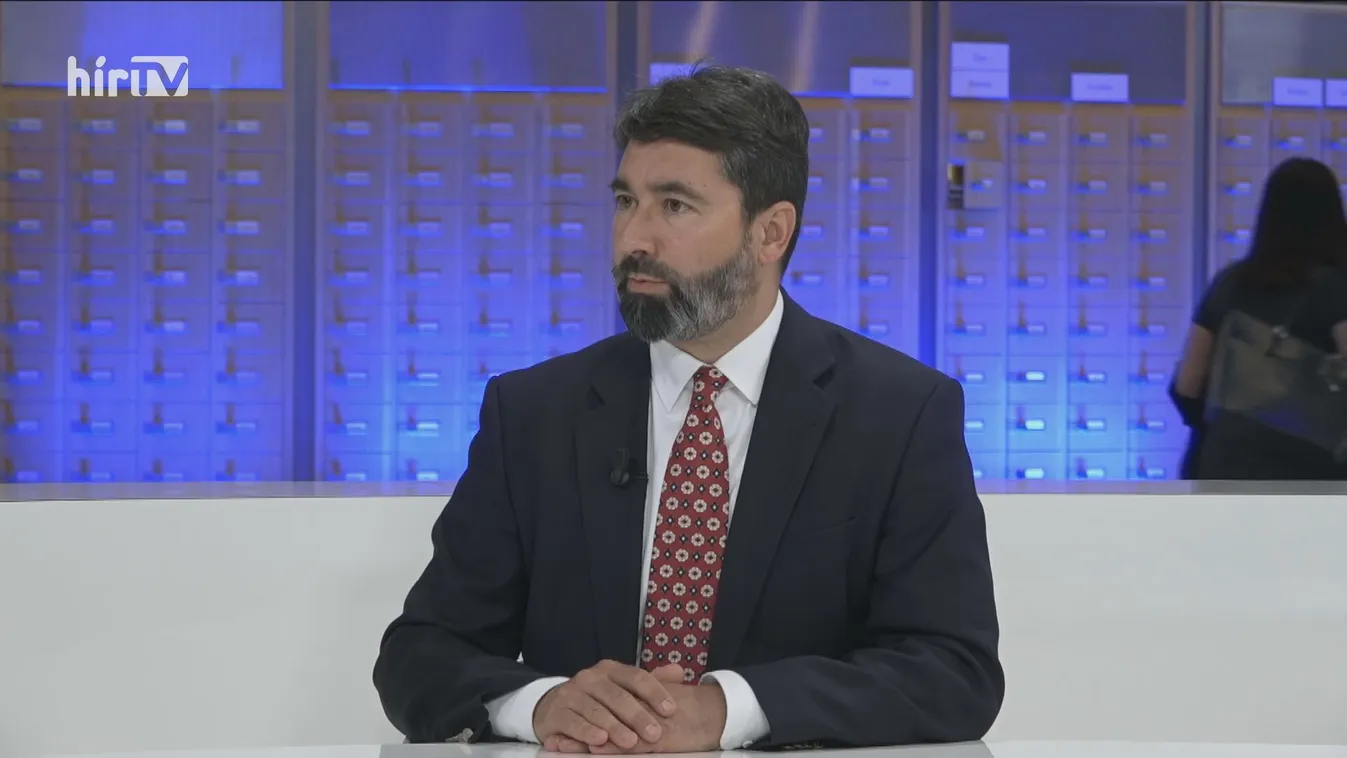 Hidvéghi Balázs: Nem kívánjuk azt, hogy képzetlen bevándorlók tömegeit kelljen befogadnunk