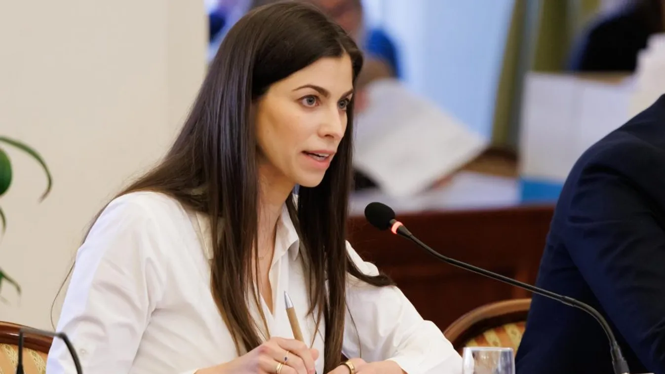 Szentkirályi Alexandra: Karácsony Gergely hazudik és másokra mutogat