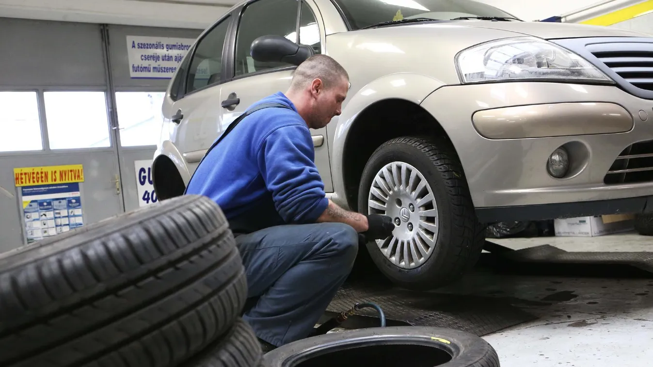 Későn kaptak észbe az autósok, több napos lehet a várakozás