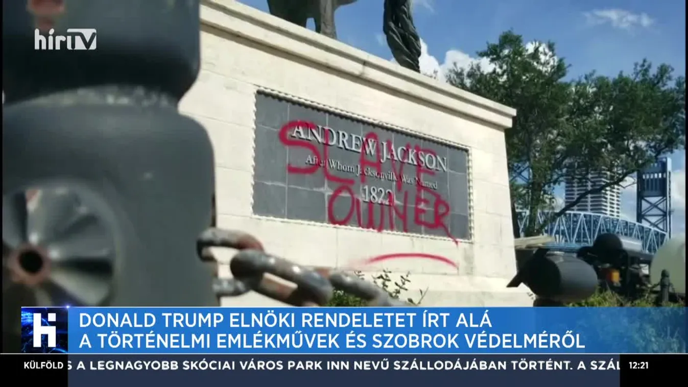 Donald Trump elnöki rendeletet írt alá a történelmi emlékművek és szobrok védelméről