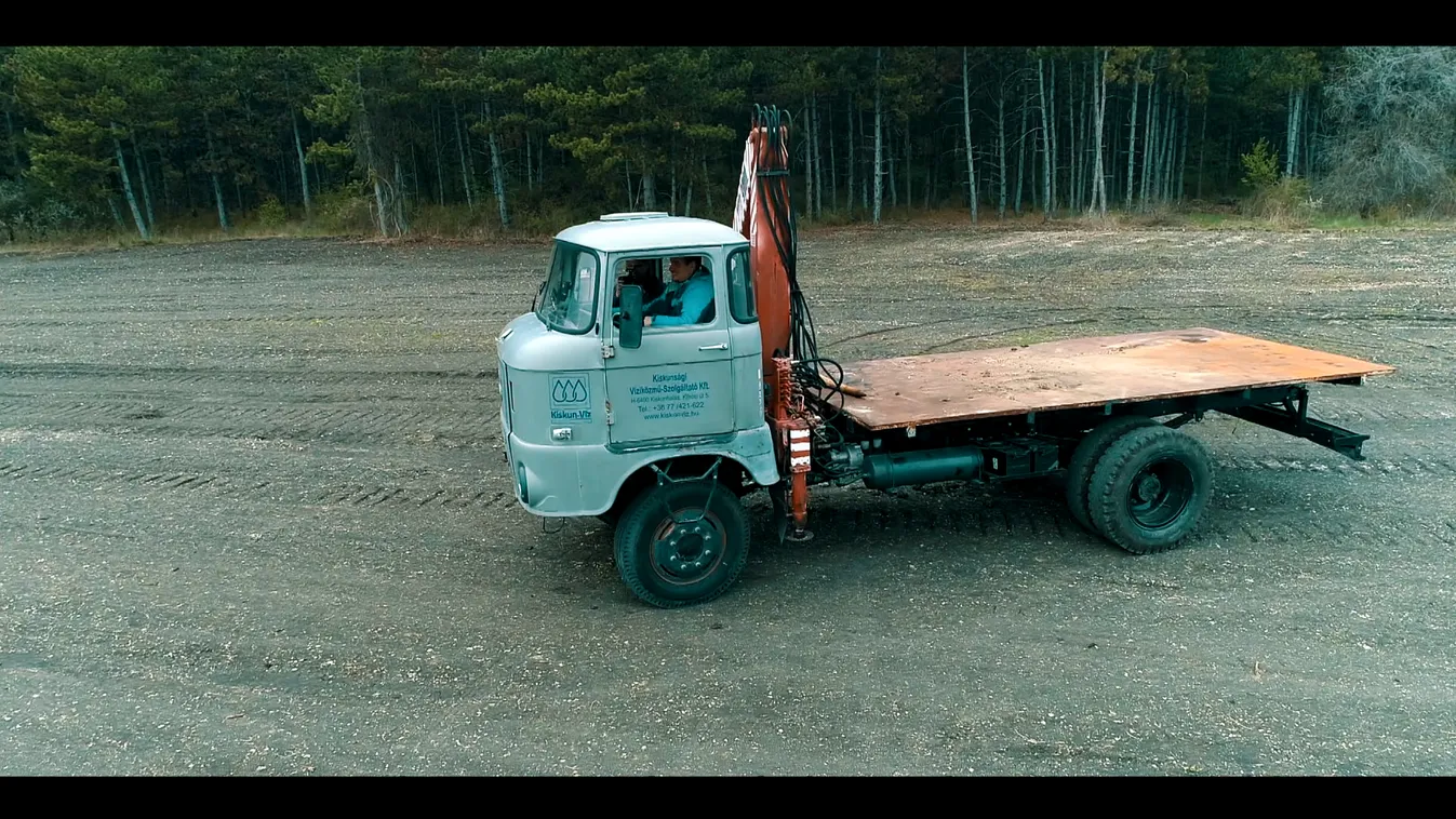 StartStop: Retró gépjárműpark Várpalota mellett
