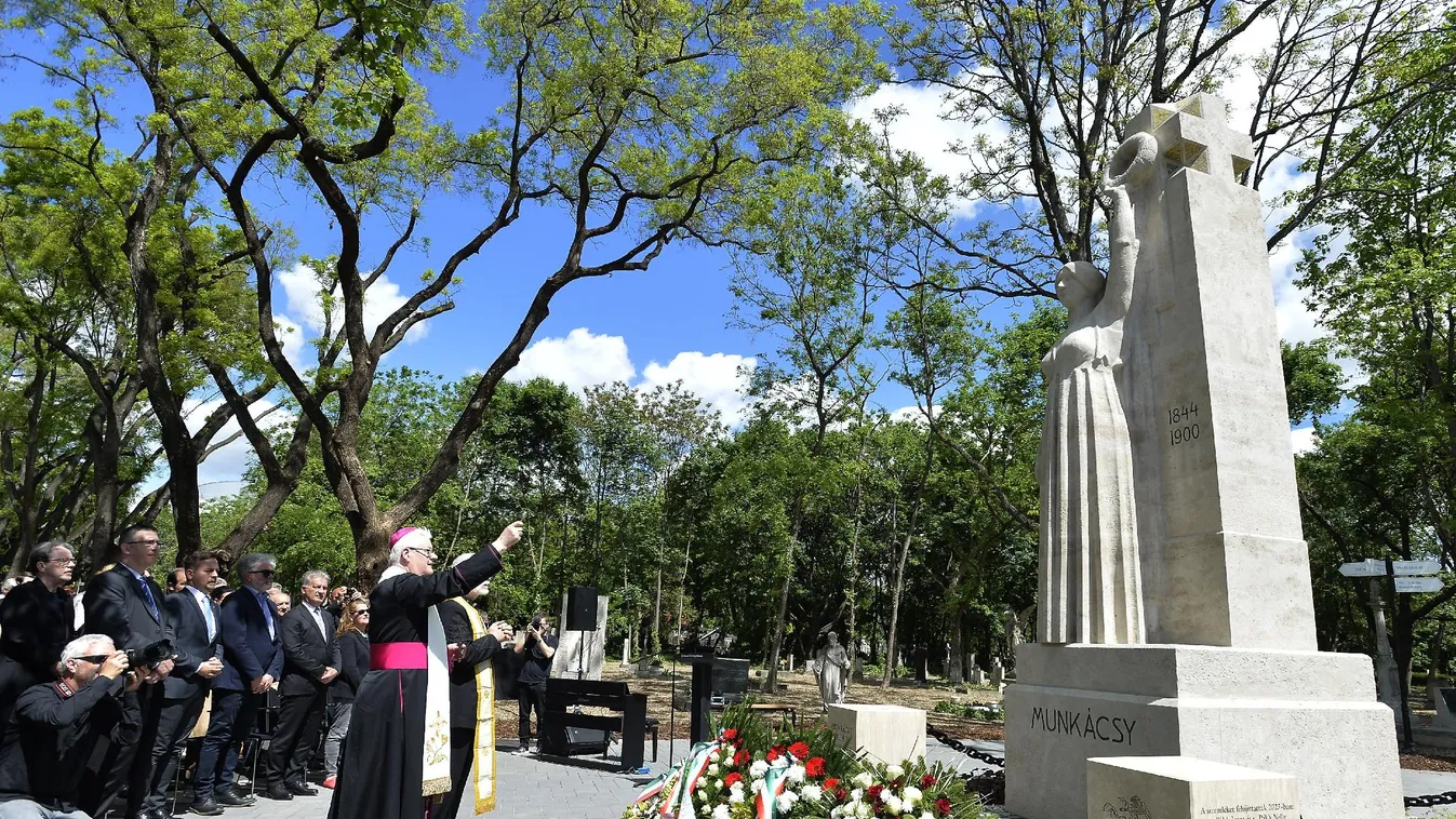 Felavatták Munkácsy Mihály megújult síremlékét