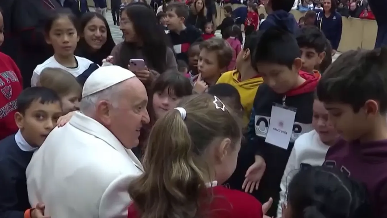 Gyerekekkel ünnepelte születésnapját a 87 éves Ferenc pápa + videó