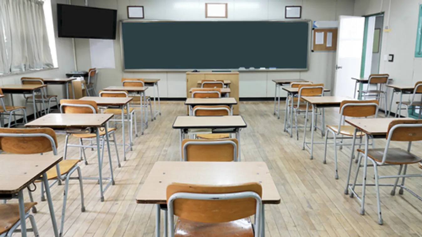 Franciaországban hétfőn bezár minden iskola