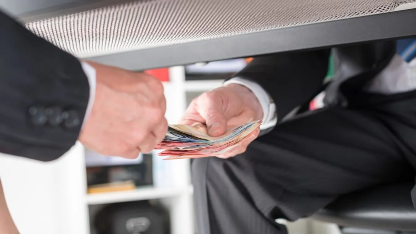 Letartóztatták a NAV egyik felsővezetőjét