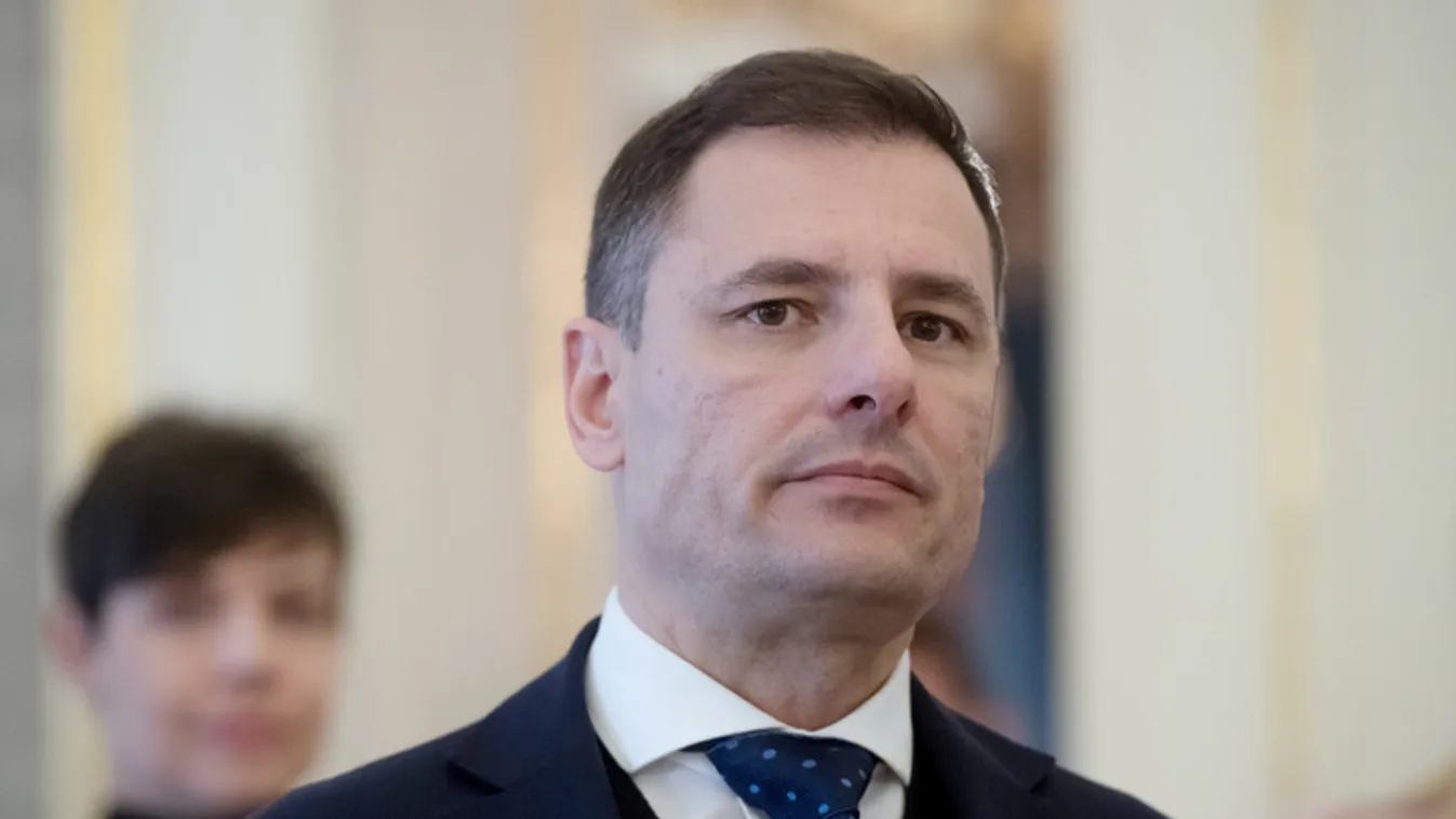 Tuzson Bence: új törvény lép életbe az online bűnözőkkel szemben