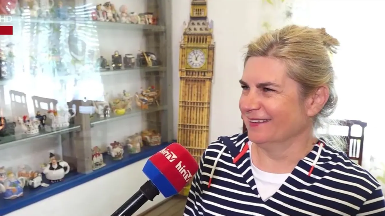 Napindító - Egyedülálló porcelán teáskanna-kiállítás Lapáncsán