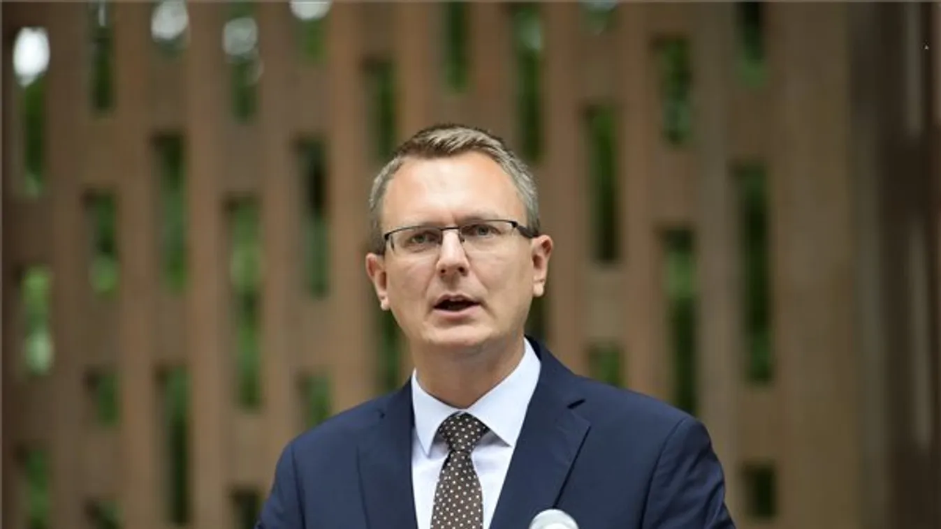 Rétvári: Természetközeli életmódunkkal, természetes gondolkodásunkkal gyökereinket kell megvédenünk