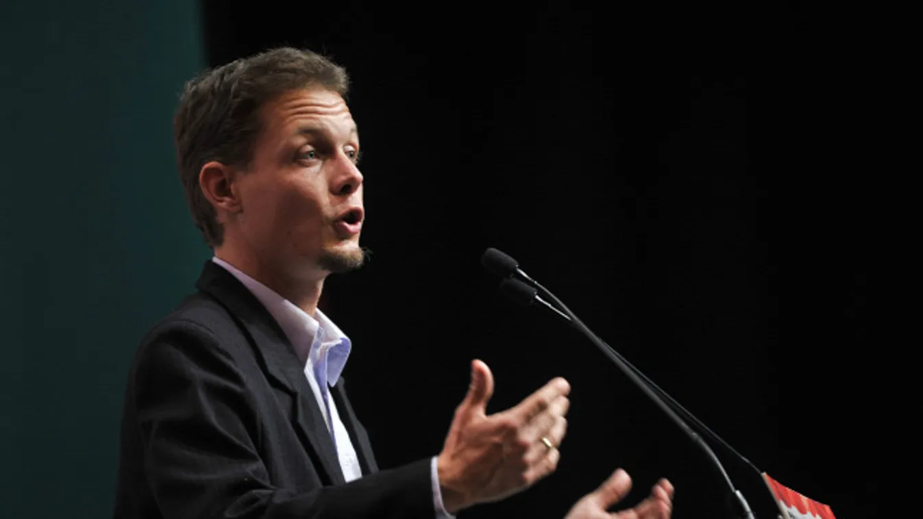 Totális összeomlás zajlik a Jobbikban