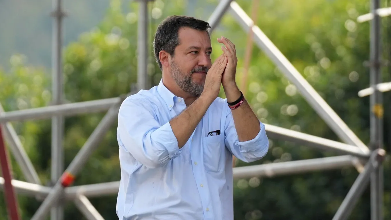 Kínos üzenet Brüsszelnek: Salvini szerint Orbán a legbátrabb vezető, aki a nevünkben is nemet mond