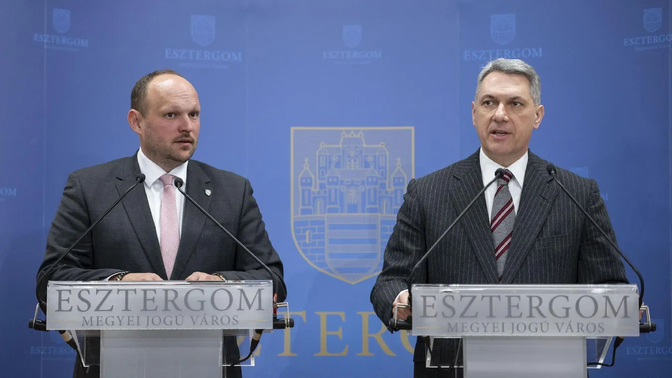 Lázár János: hatsávossá bővül az M1-es autópálya Győrig + videó