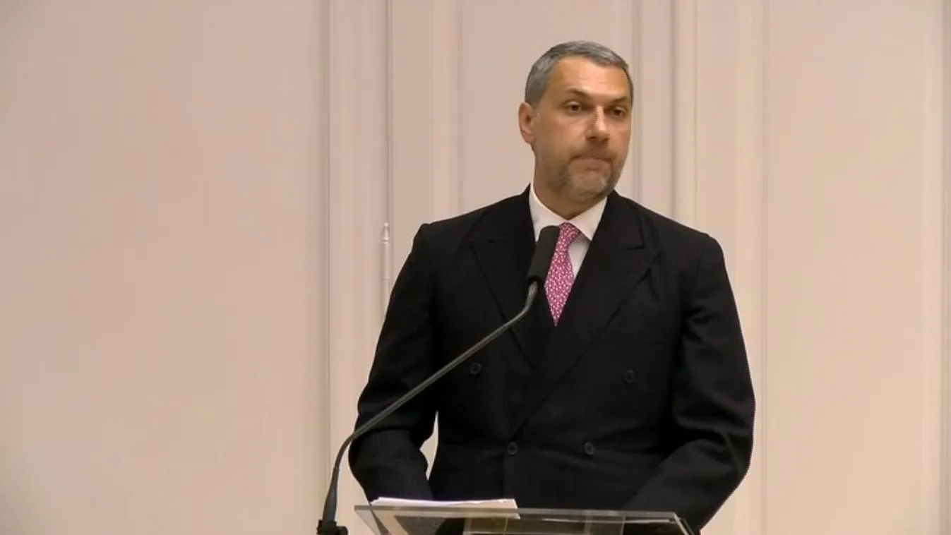 A baloldalnak üzent mandátuma átvételekor Lázár János