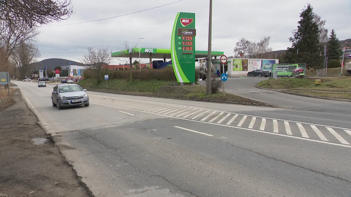 Baj van a Mol finomítójában