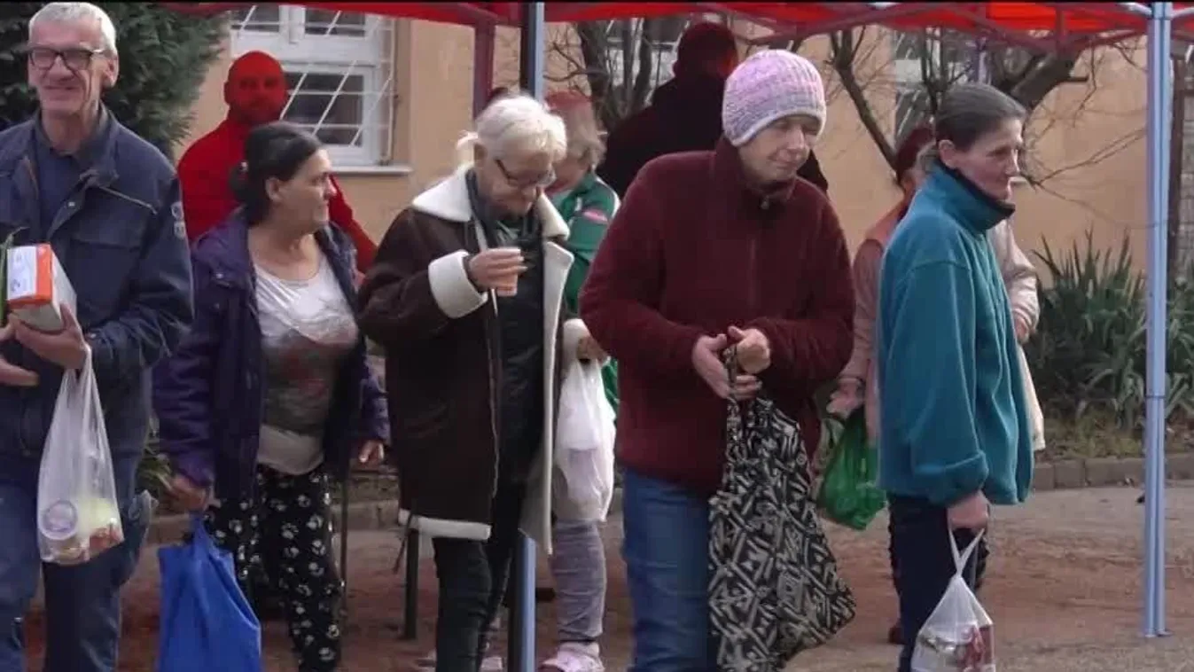 Karácsonyi ételosztást tartottak Miskolcon a rászorulók részére + videó
