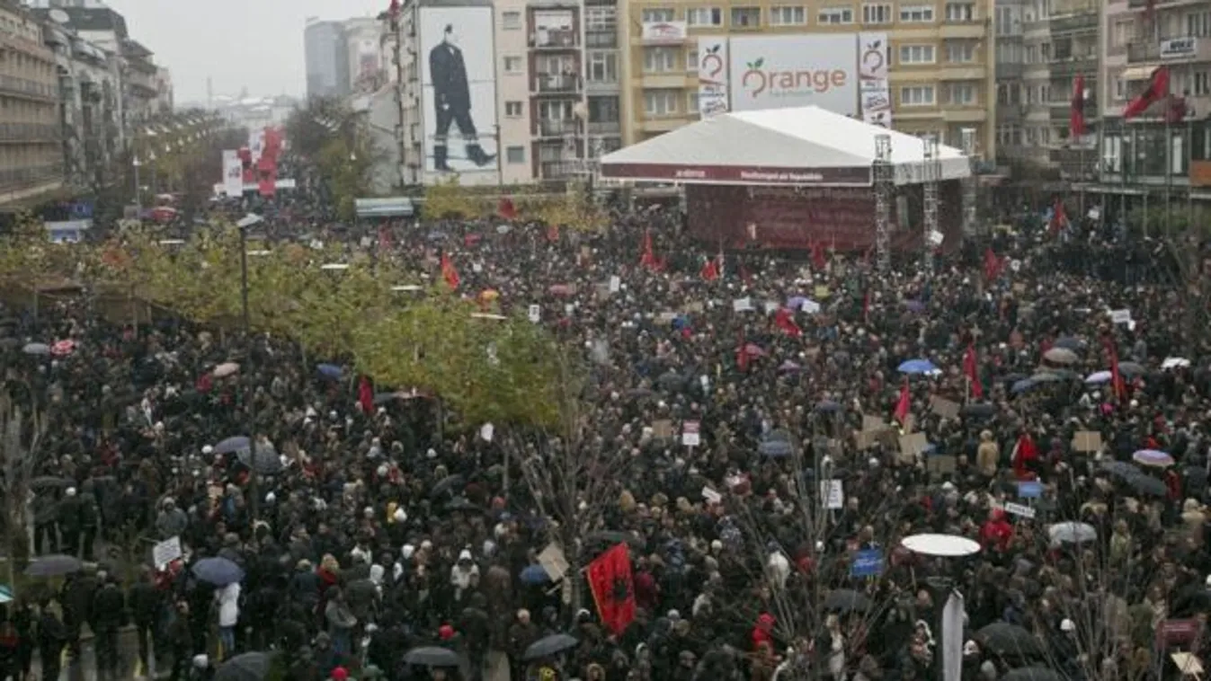 Tízezrek vonultak az utcára Koszovóban