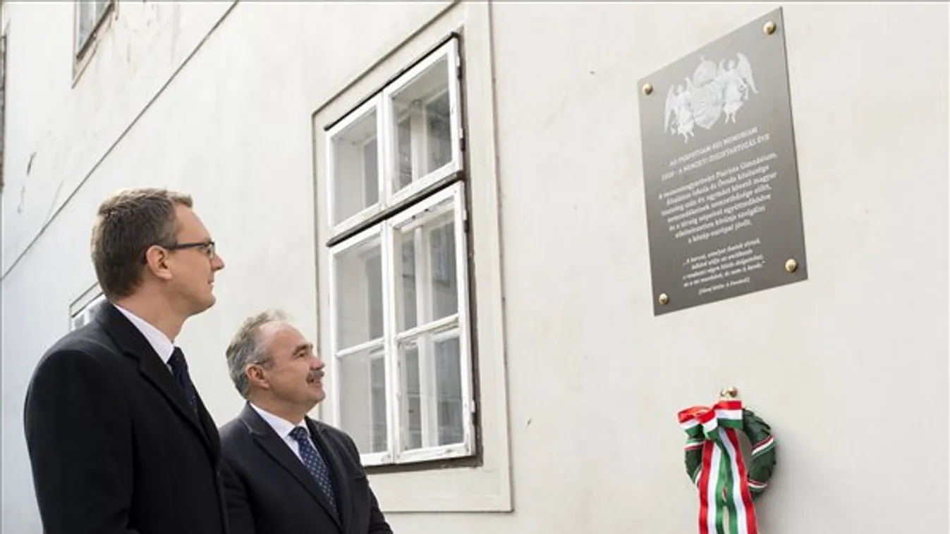 Rétvári: A nemzeti összetartozás minden magyarba bele van írva