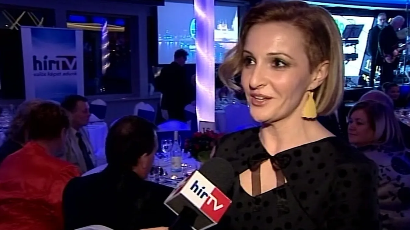 A hiteles tájékoztatásért díjazták Farkas Krisztinát