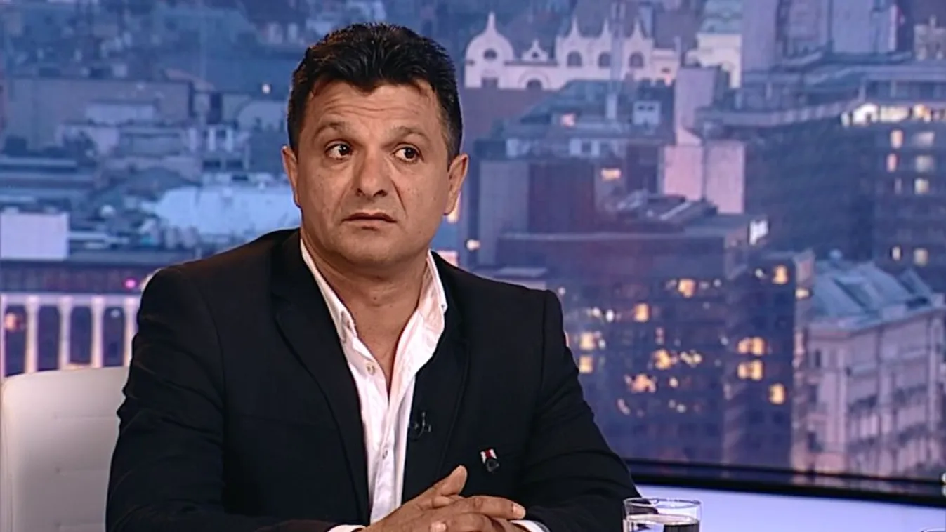 A zenekarvezető szerint roma származásuk miatt kaptak stoptáblát