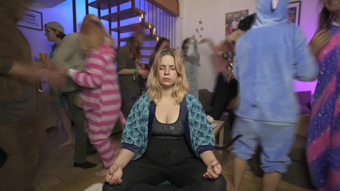 „Az én agyam ezernyi kismajom” - új videoklippel jelentkezik a Nunki Bay Starship