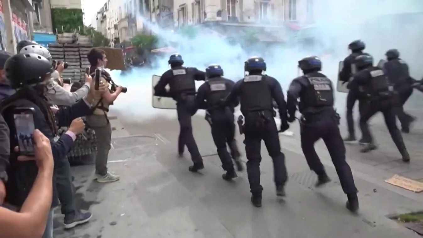 Kétszázezren tüntettek a megszorítások és a politikai vezetés ellen Franciaországban + videó