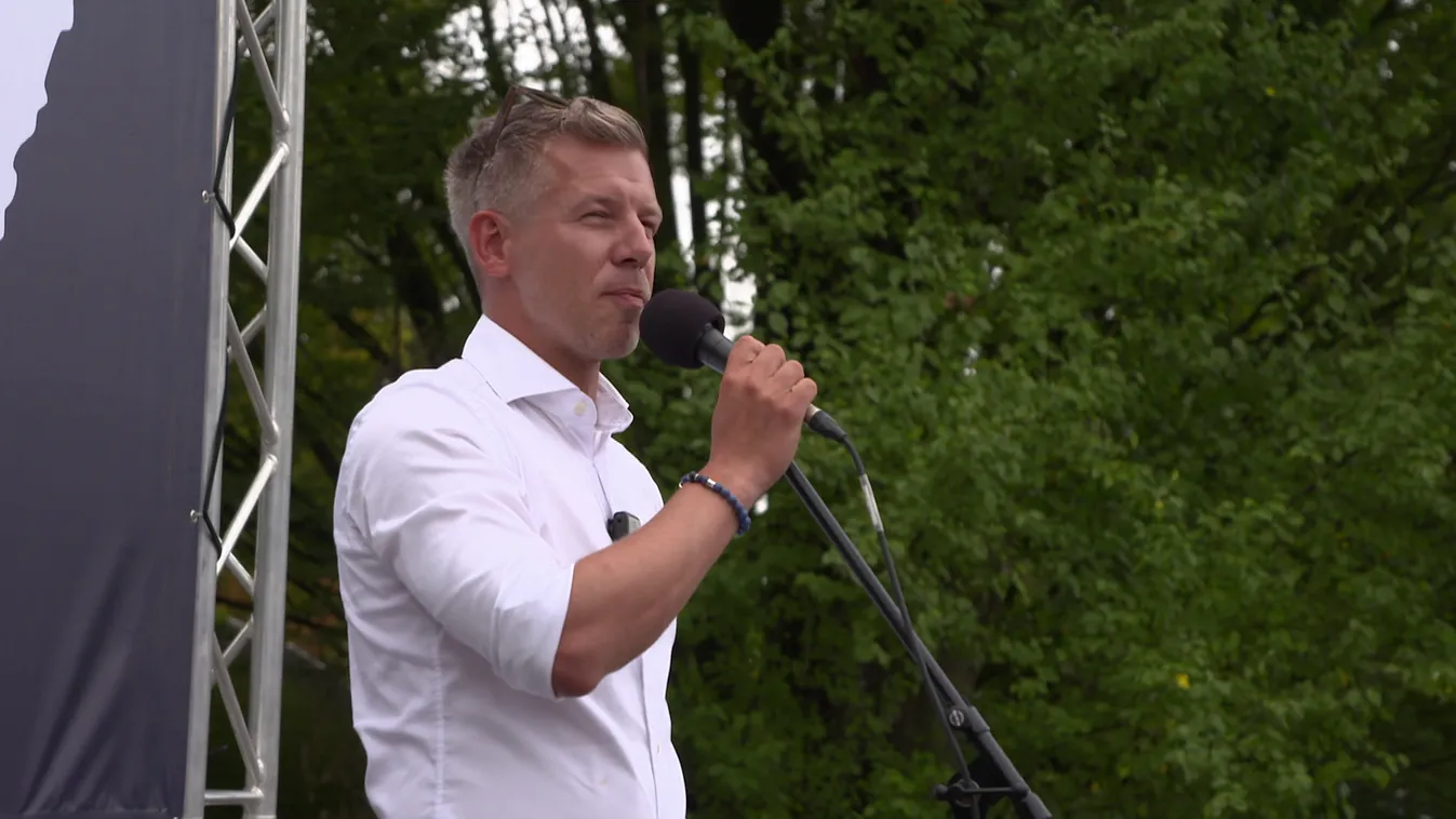 Magyar Péter képtelen megkülönböztetni a gyomot a napraforgótól + videó