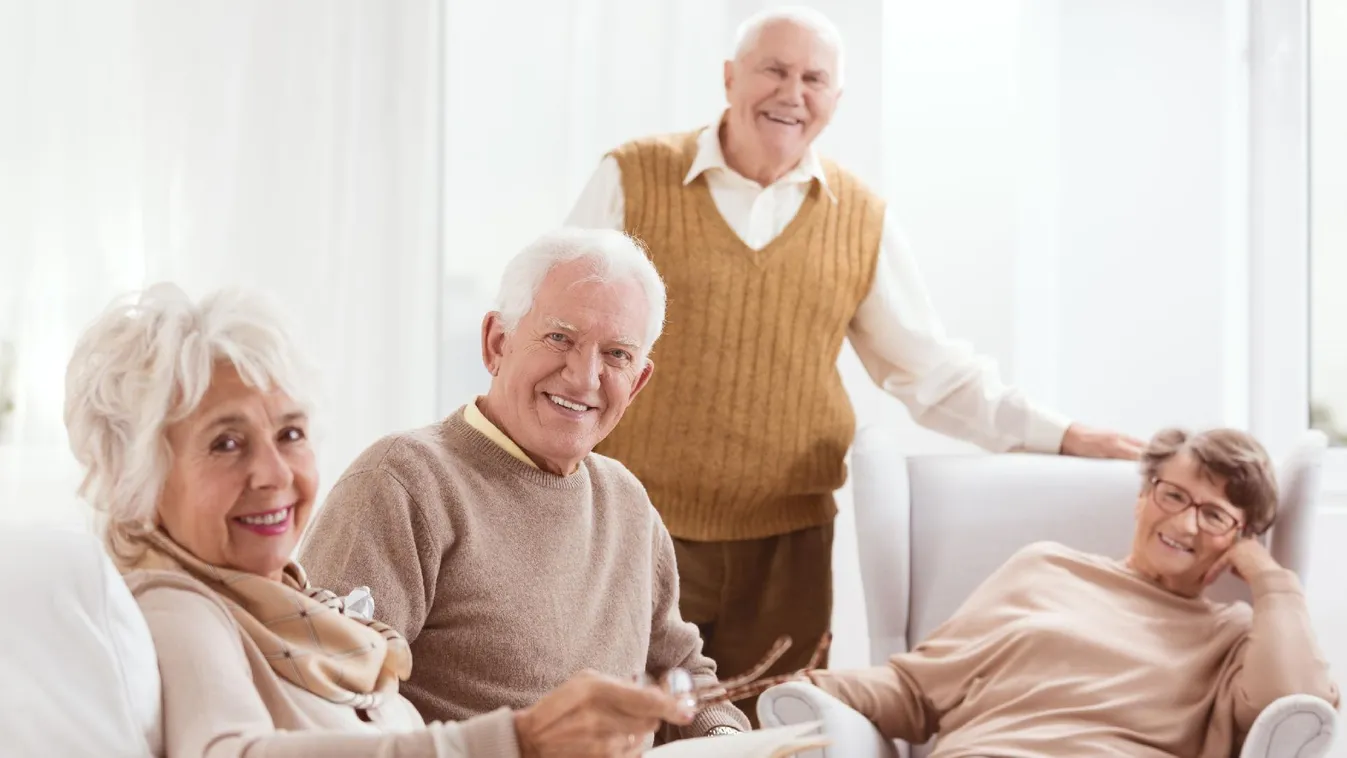 Szuper hír a nyugdíjasoknak: már egymillióan kapták meg az utalványt