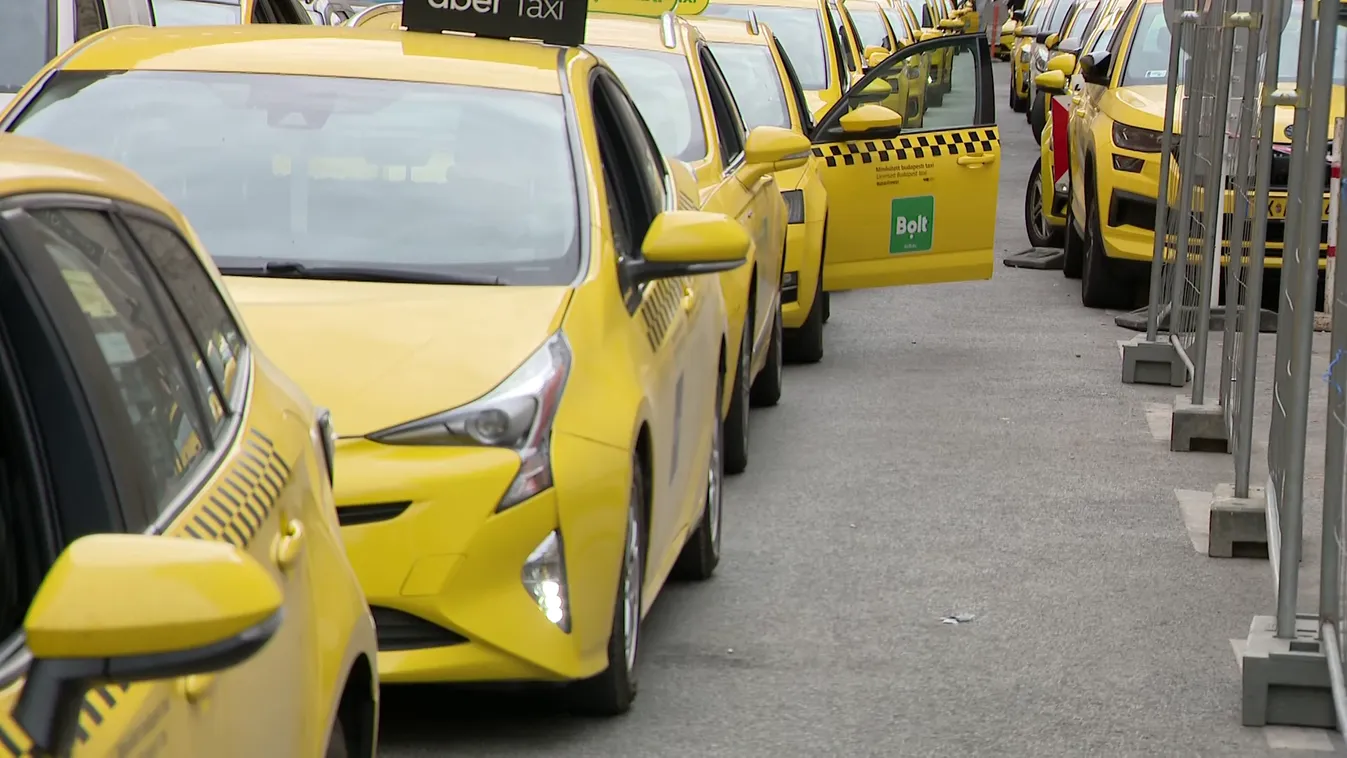 Megbénult Budapest belvárosának közlekedése a taxisok demonstrációja miatt + videó